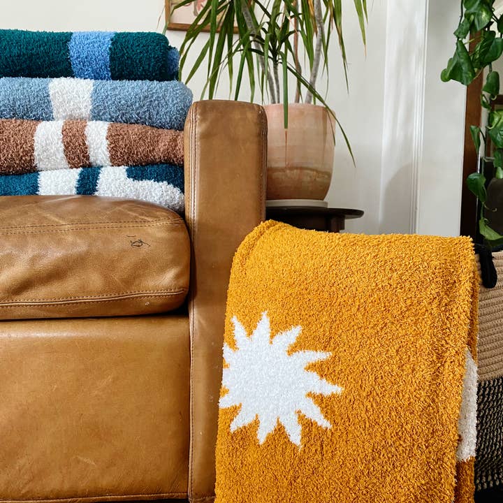 Sundream - Wholesale Throw Blanket - Sun Plush Throw - Buckhorn Brown
