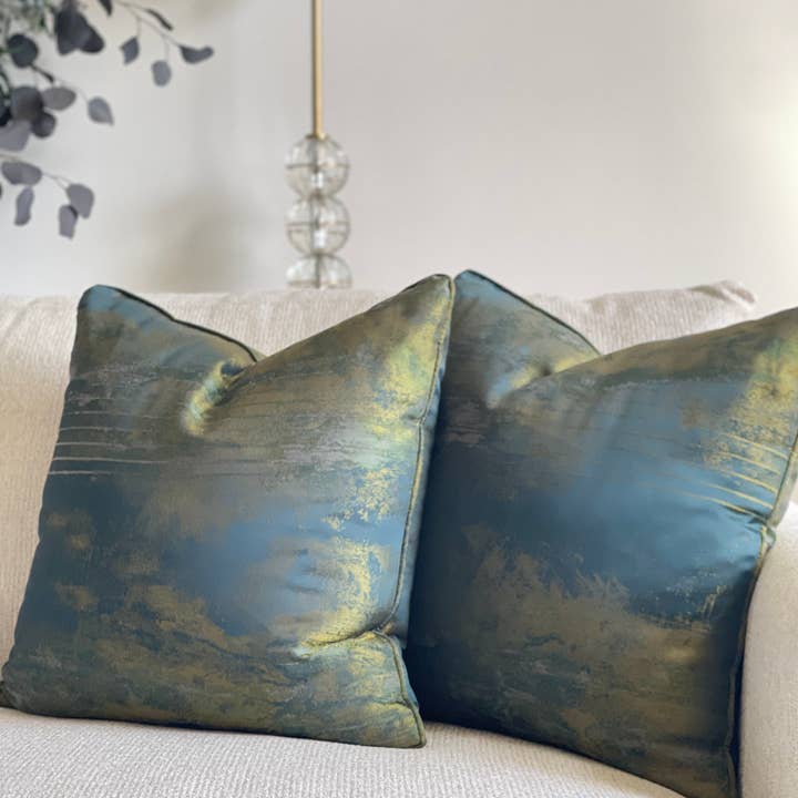 Coussins de luxe biologiques sur mesure, fabriqués en Californie, États-Unis pour la vente par Bevande Servite