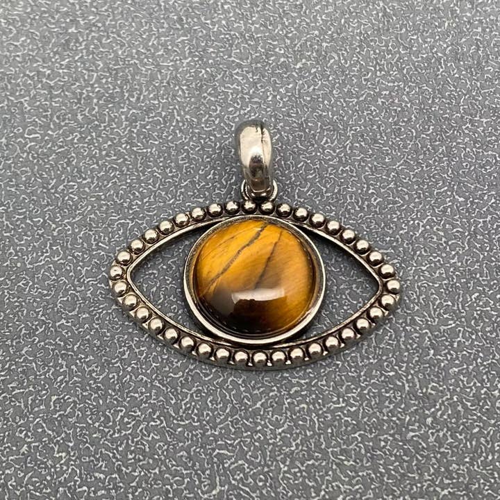 Mio Queena – Engroshandel Vedhæng/charm – Vintage vedhæng med ondsindet øje i naturlig sten (enkelt vedhæng) - CS17