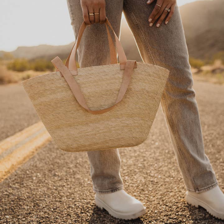 The Modern Cactus Co - Wholesale Beach Bag - Abby Natural Palm Leaf Handbag Purse1