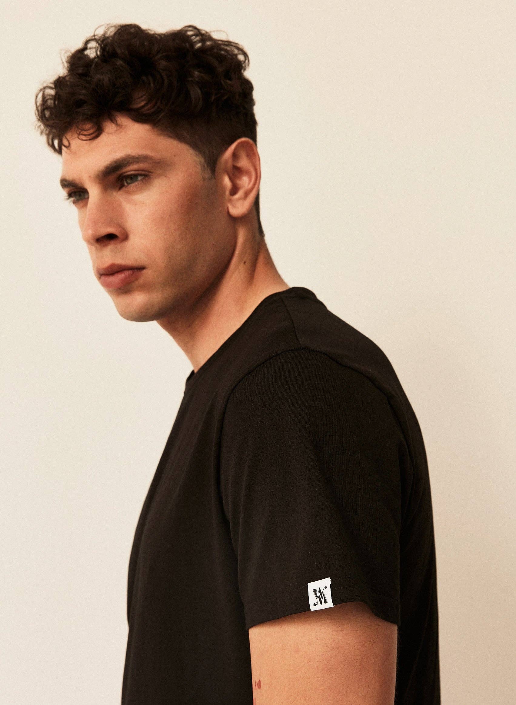 Double M - Vente T-shirt – homme - T-shirt noir basique à col rond1