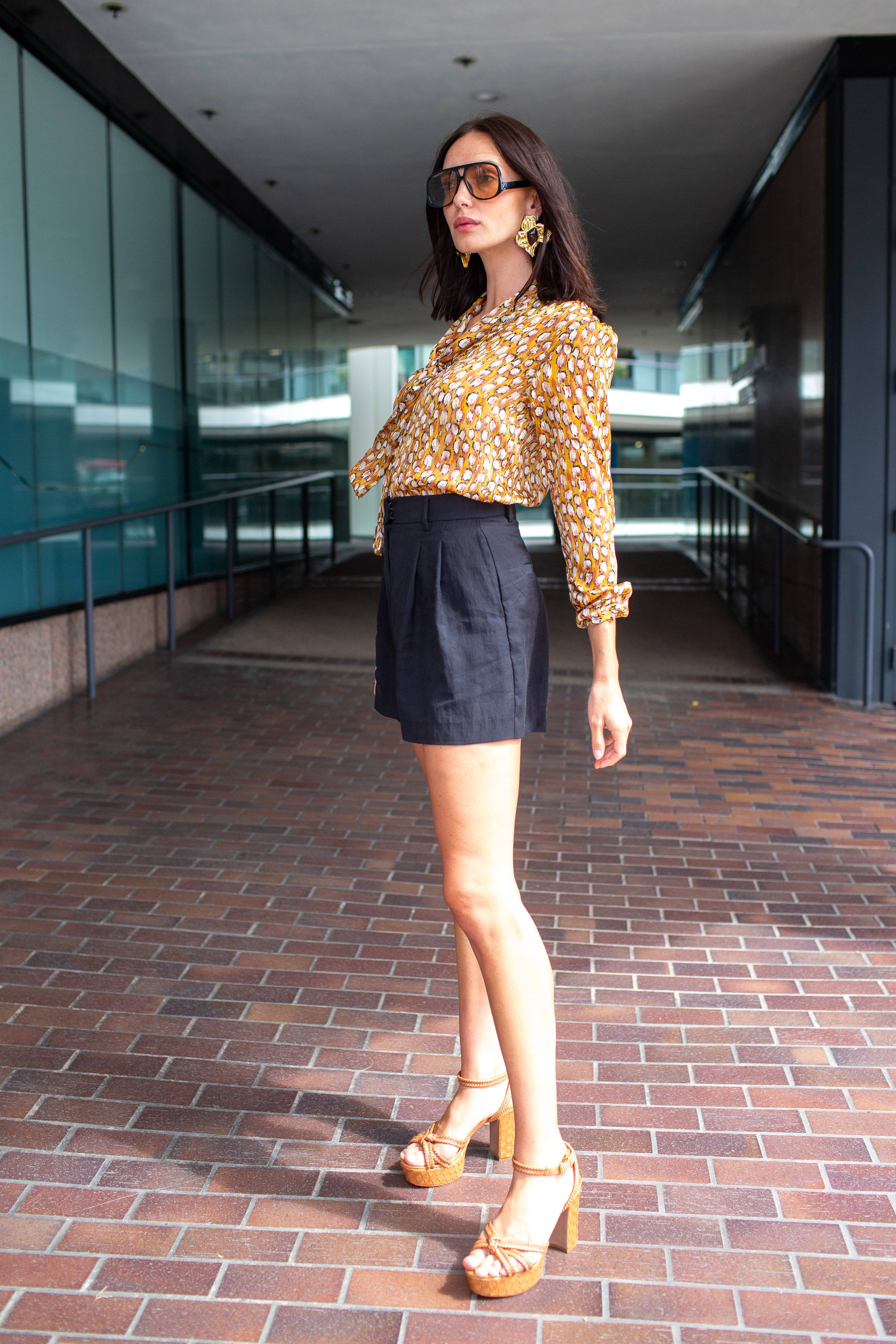 Jennafer Grace – Großhandel Bluse – Damen – Ozelot-Schimmer-Krawattenbluse5