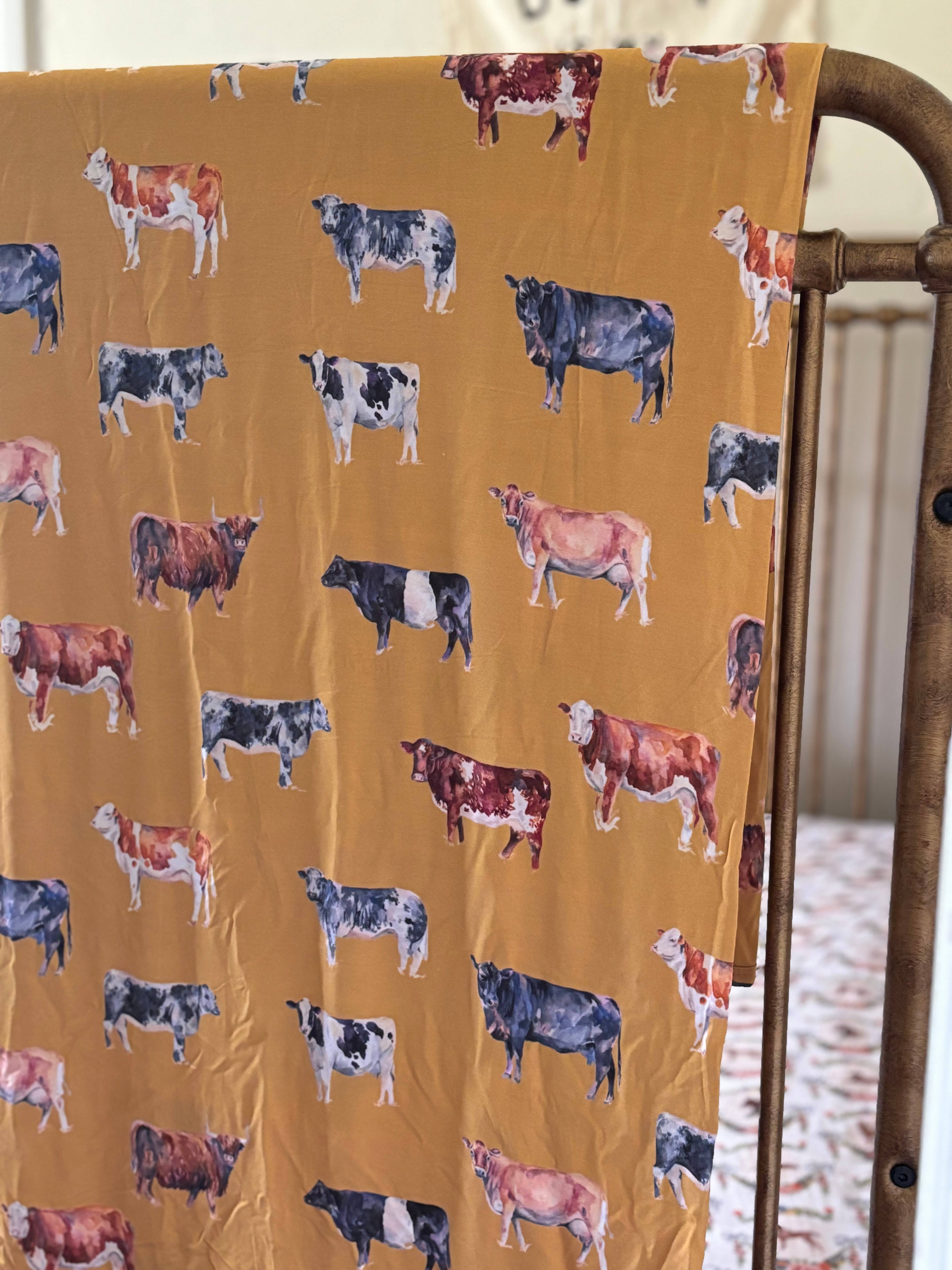 The Little Western Brand - Venta al por mayor Mantita - Bebé - Arrullo de bambú con vacas pintadas a mano1