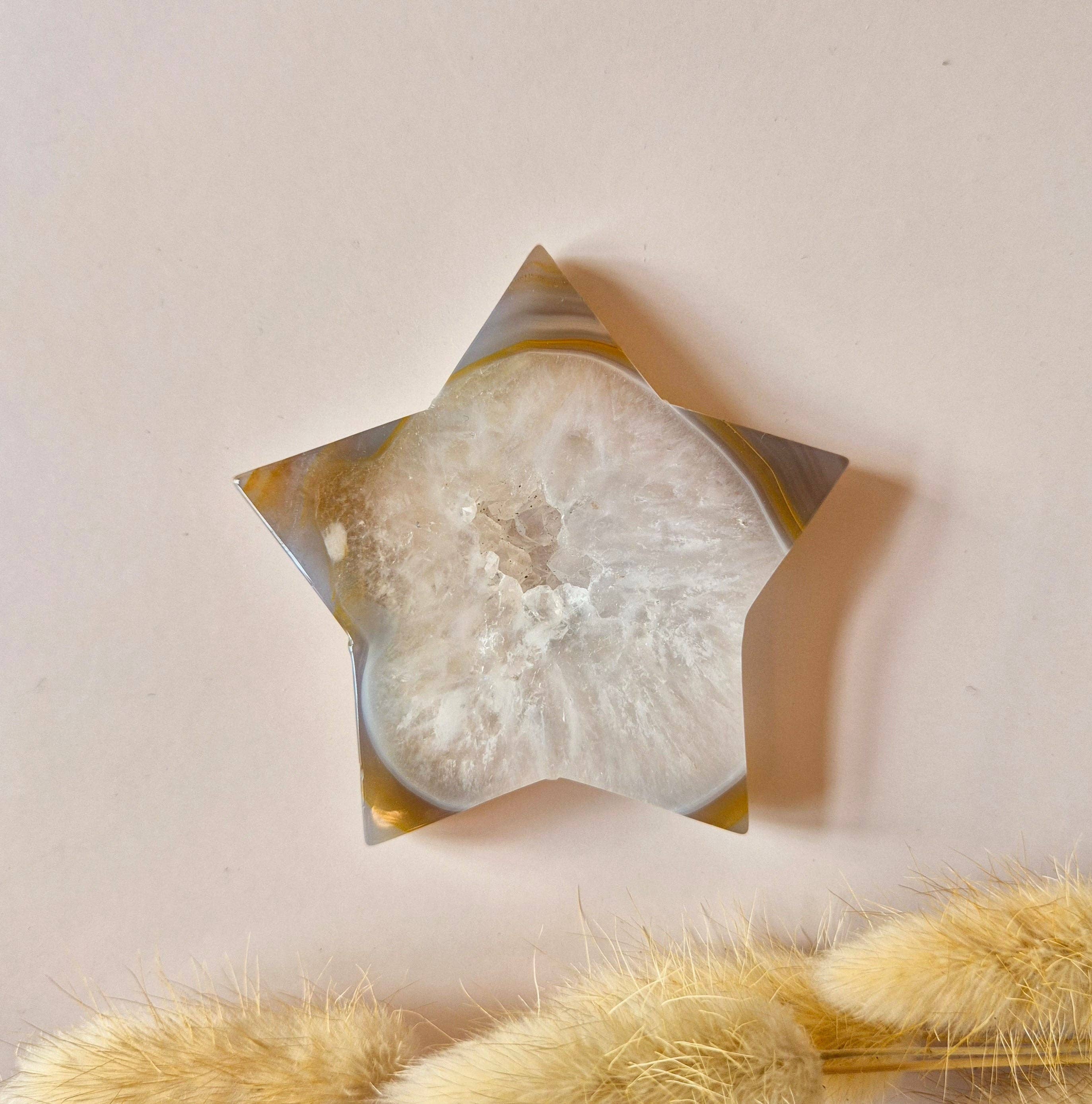 Moonlight Gemstones - Vente Pierre et cristal de spiritualité - Étoile en agate grise druzy 6-7 cm | Sculpture en cristal pleine de lumière et de calme0