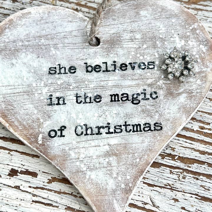 UnfiniSHEd - Vente Objets de décoration - Décoration en bois Believe en forme de cœur, décoration de Noël (C)