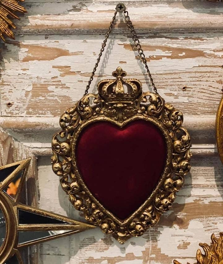 Love and Honor Jesus LLC - Vendita all'ingrosso Decorazione - Sacred Heart in velluto rosso 19 x 15 cm con catena 41-46 cm3