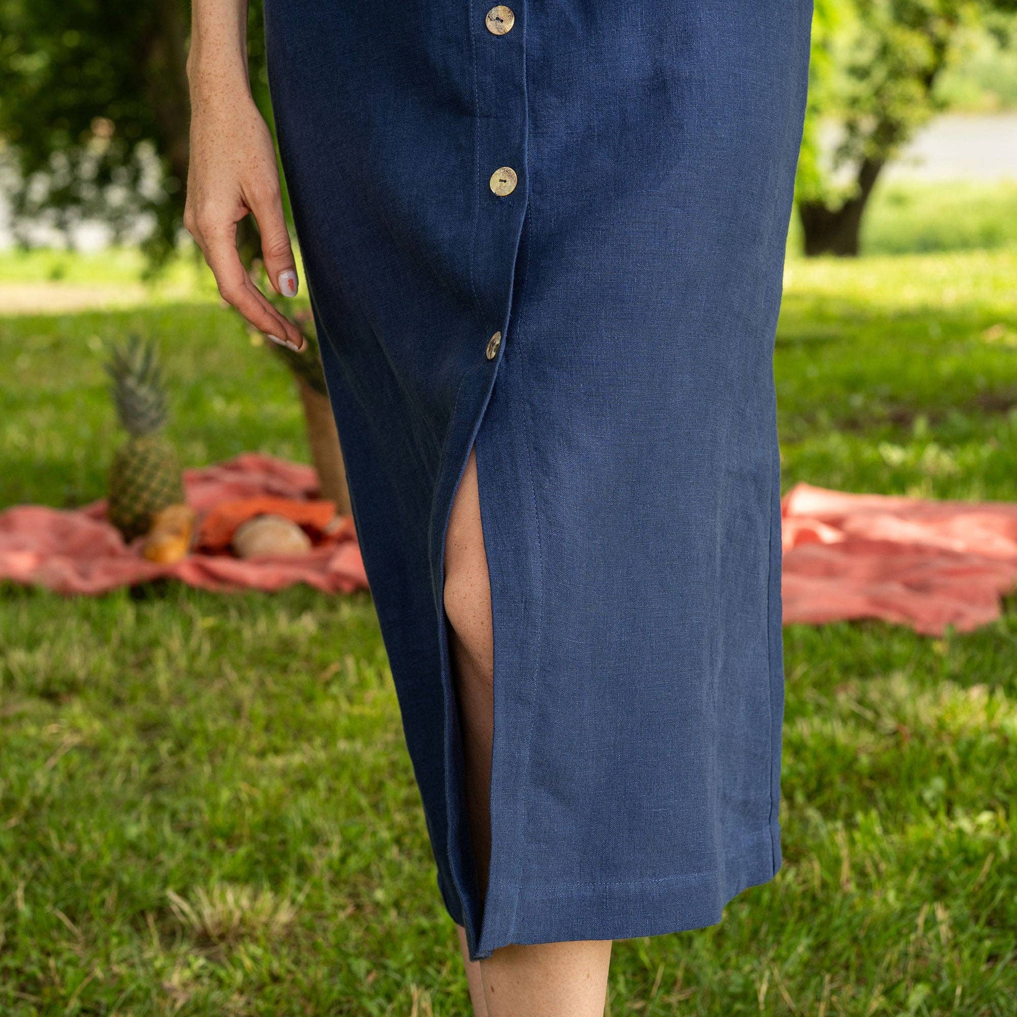 menique - Vendita all'ingrosso Vestito - Donna - Abito estivo smanicato Faith in lino con bottoni frontali8