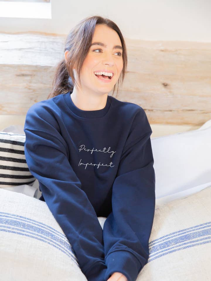 Kuscheliger schwerer Pullover mit Rundhalsausschnitt „Perfectly Imperfect“ für den Großhandel von Om & Ah