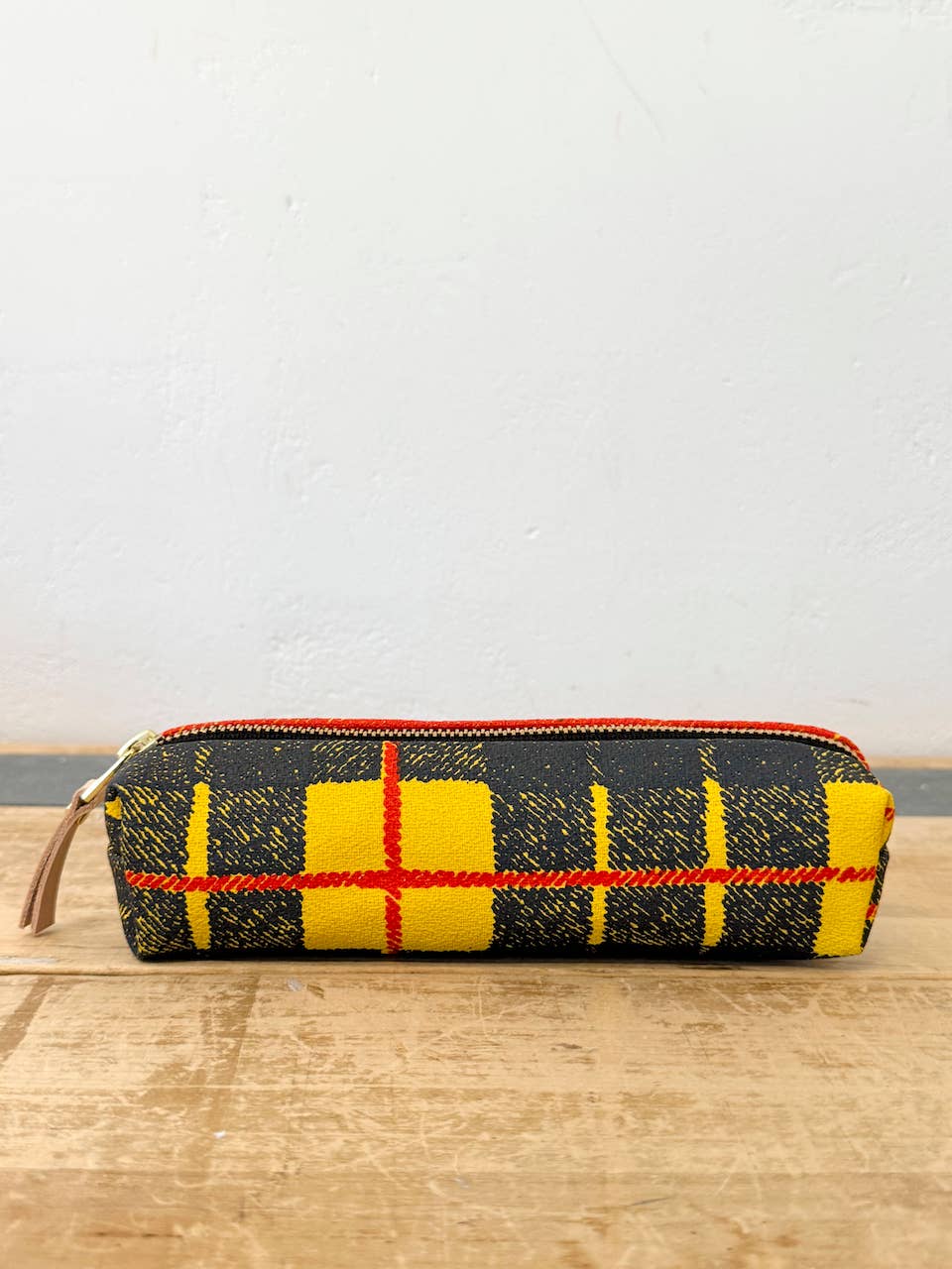 Erin Flett - Wholesale Pencil Case/Pouch - Tartan Plaid Round Pencil3