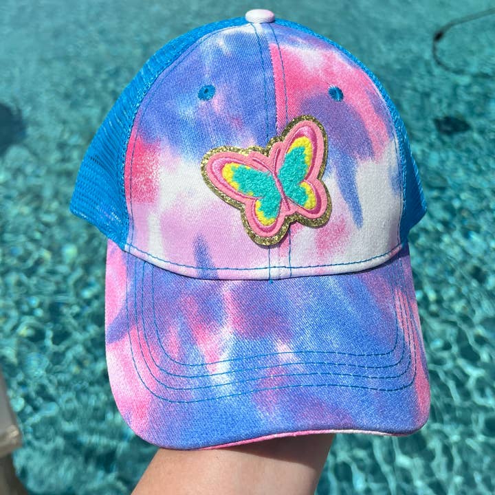 Casquette de camionneur ajustable avec patch brodé papillon tie dye pour la vente par Dilworth Road