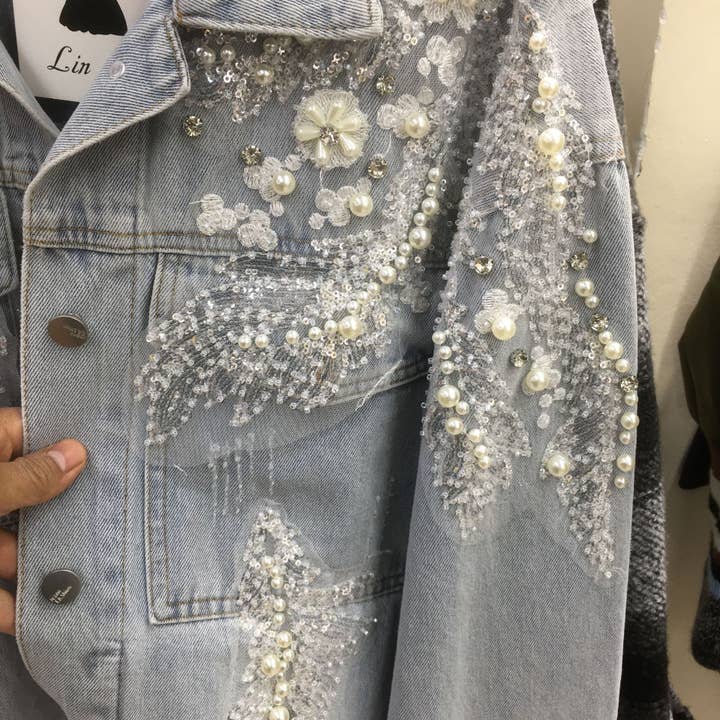 PEACH ACCESSORIES - Wholesale Denim Jacket - Women's - Romantic Floral & Pearl Light Blue Denim Jacket DNM016
