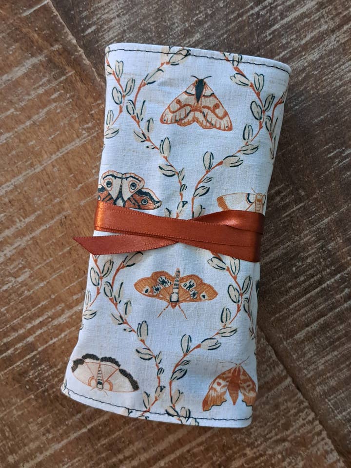 Divine Moths Tarot/Oracle Wrap for engroshandel hos Starr Crafted