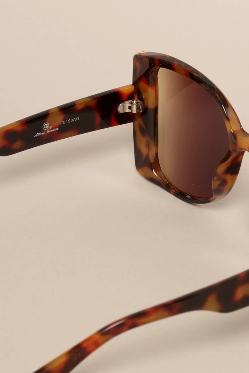  ASSORTED COLOR Women's Oversized Gradient Sunglasses for wholesale on Faire14