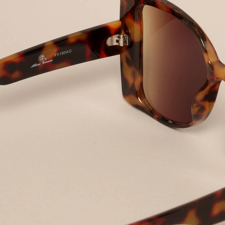 ASSORTED COLOR Women's Oversized Gradient Sunglasses for wholesale on Faire14