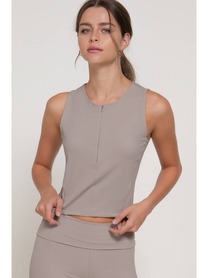 Active Basic | Active USA - Wholesale Athletic top – Women′s - Sleeveless Crew Neck Half Zip Workout Top13