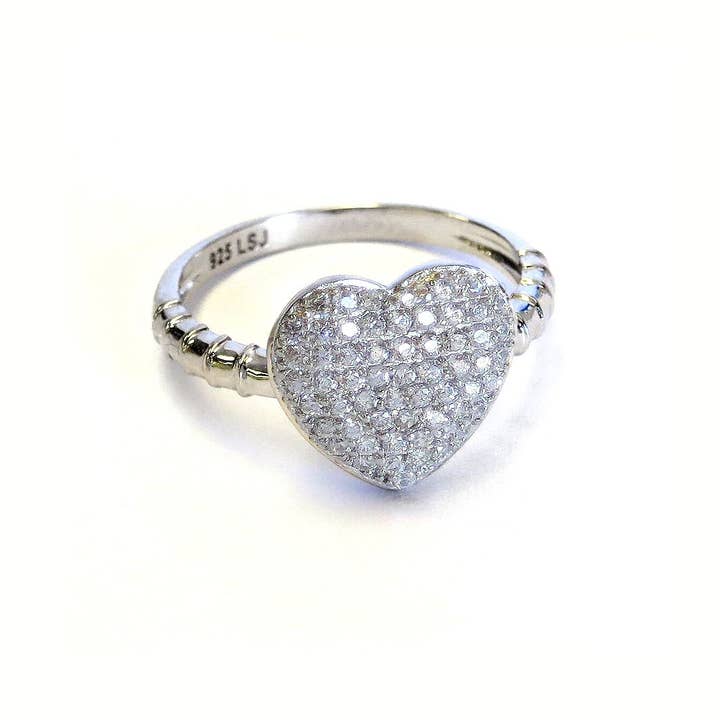 Anello del cuore: fare clic per le opzioni di colore. per la vendita all'ingrosso da parte di Liza Schwartz Jewelry