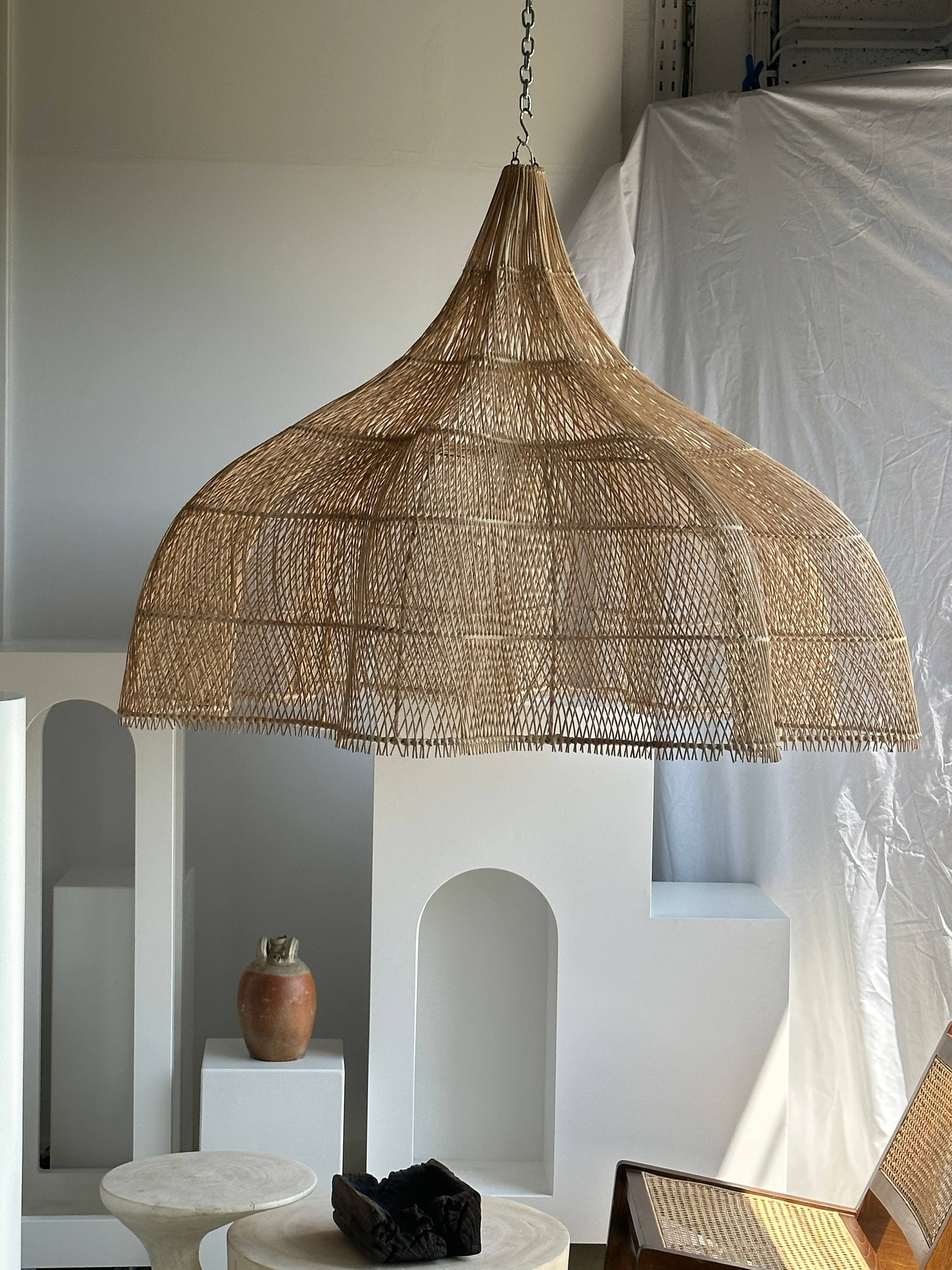 Office Objets - Wholesale Chandelier/Hanging Light - Immense rattan suspension in the shape of a flower, tulip, corolla H:1m; D:1m5085