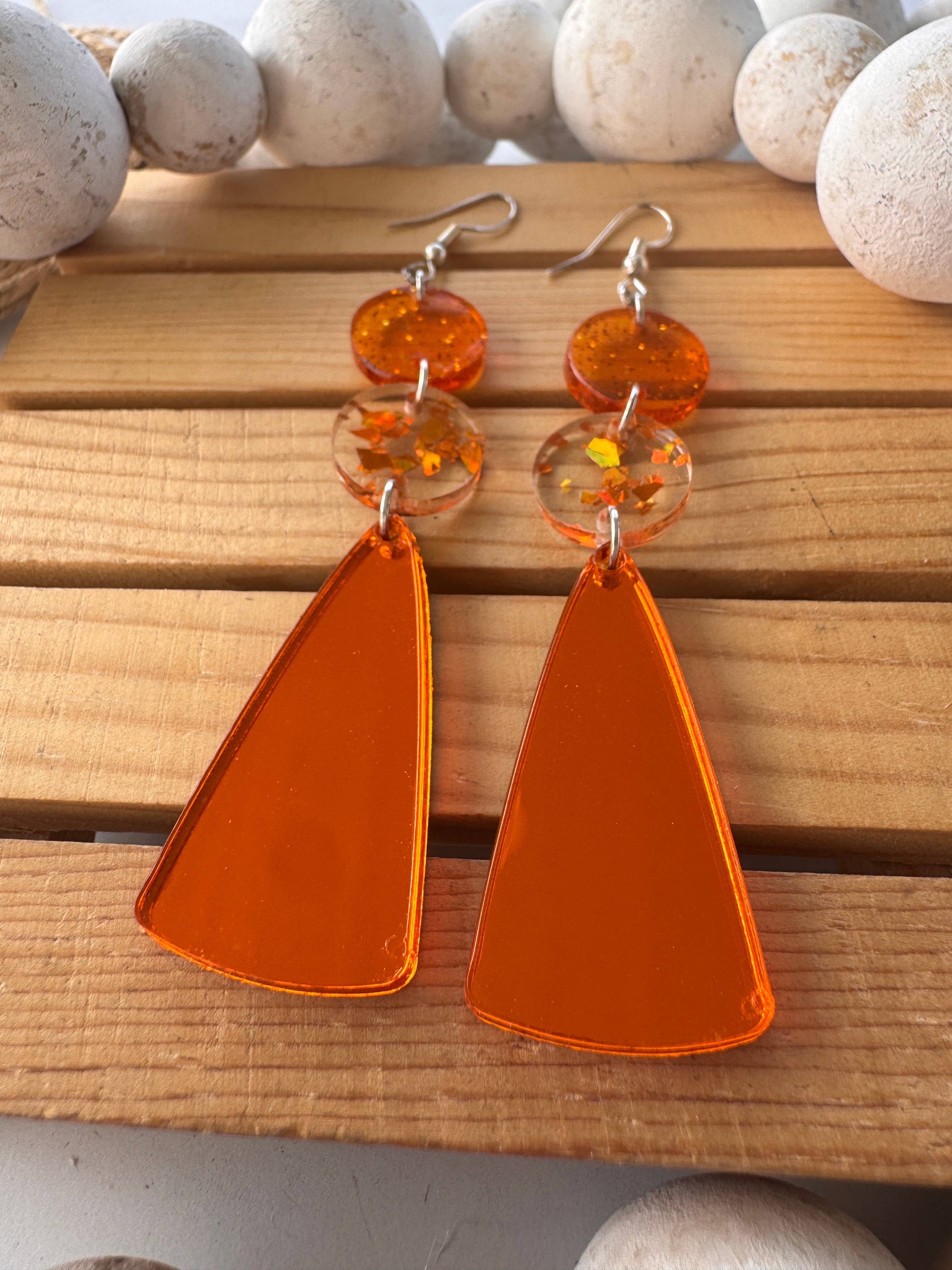 Truly Olive – Brincos de argola por atacado – Brincos de Queda com Confetti de Acrílico Laranja1