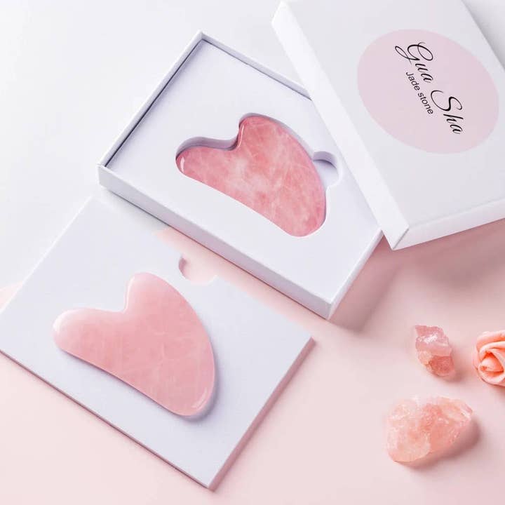 Gua Sha en quartz rose, massage facial, outil de beauté et bien-être pour la vente par Earth's Gems BTQ