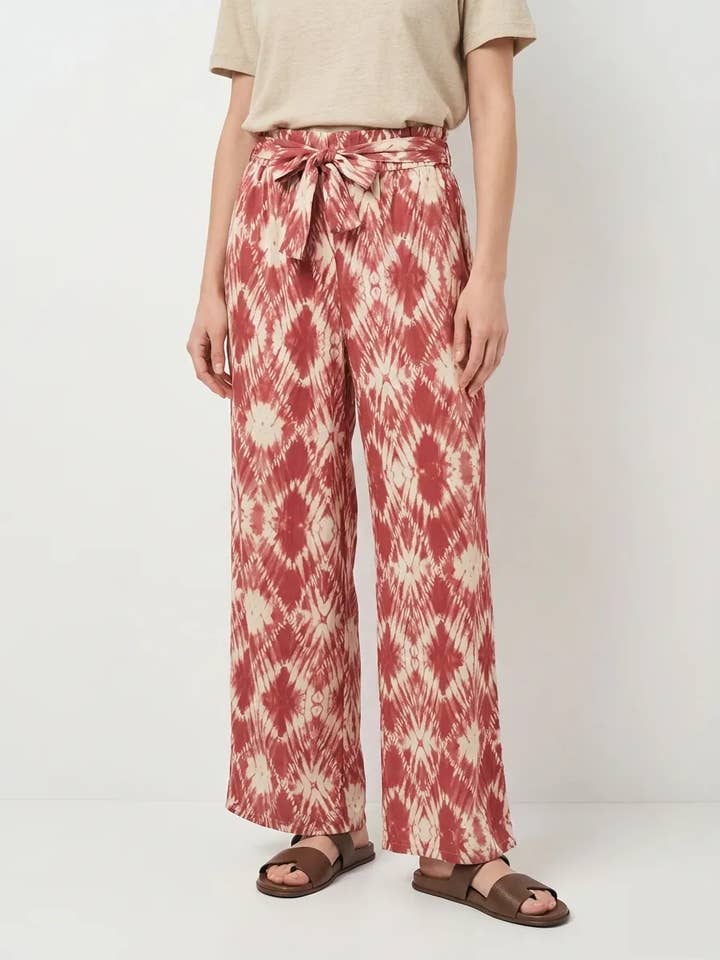 Mimi & Gogo – Großhandel Hose – Damen – Gemusterte Hose mit Batik-Print und Bindegürtel1