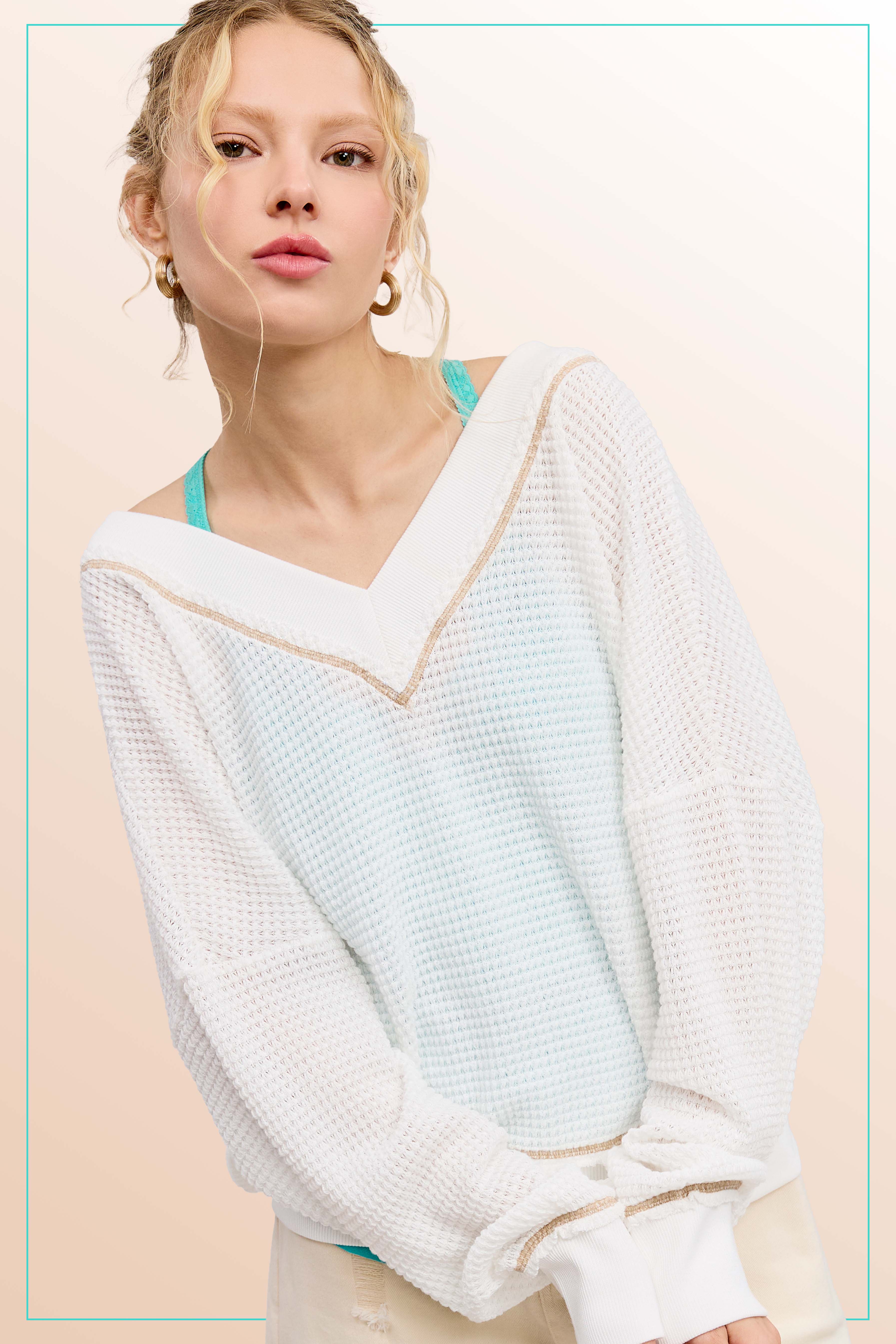 La Miel – Großhandel Strickoberteil – Damen – JLT7410-Langarmshirt mit Waffelstruktur und V-Ausschnitt in lockerer Passform26