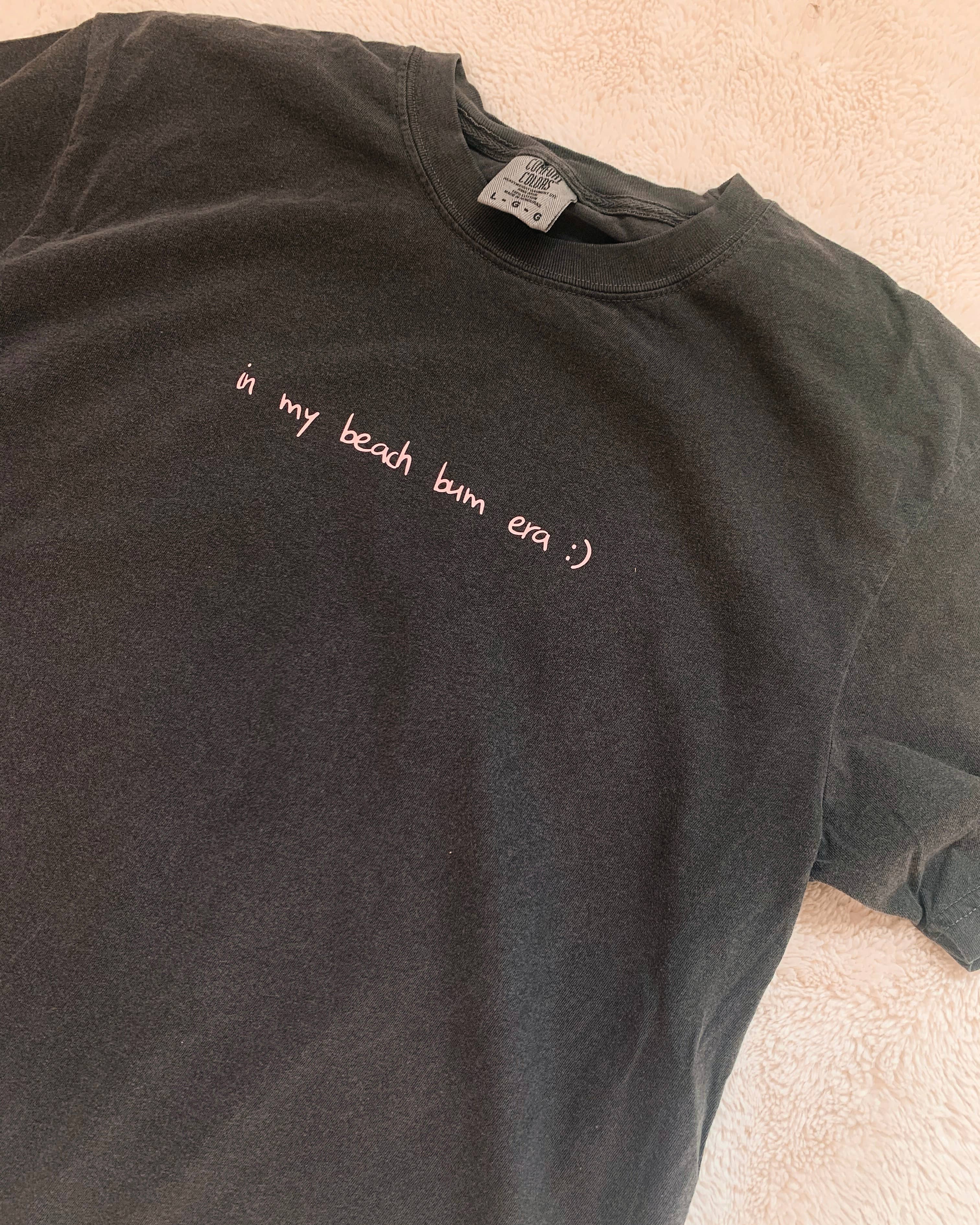 Rad Vibes Only - Venta al por mayor Camiseta serigrafiada - Mujer - Camiseta de verano In My Beach Bum Era, modernas, camisetas de playa sonrientes2