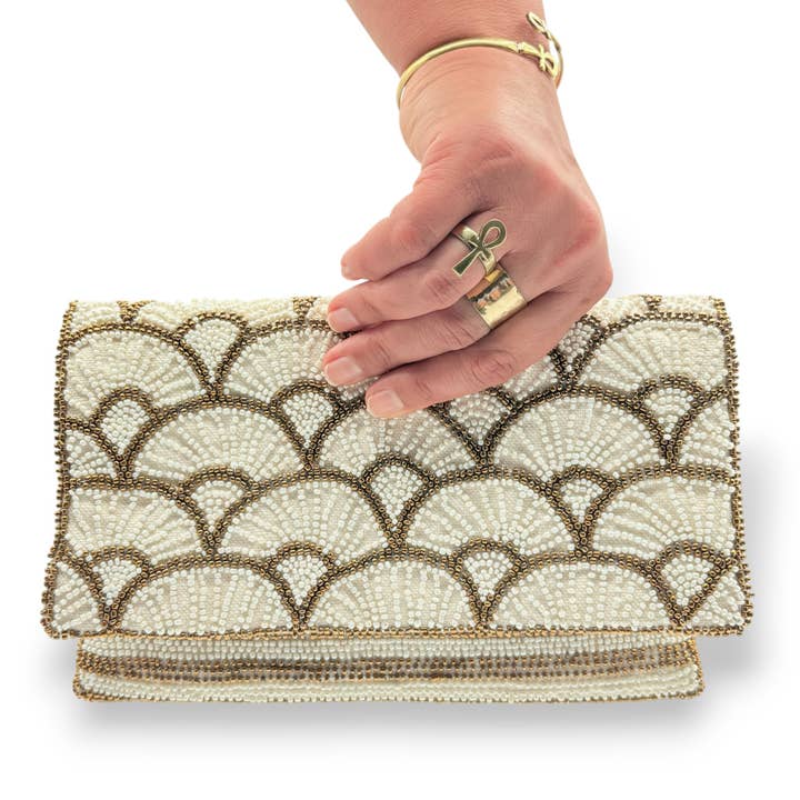 Pochette à rabat perlée à la main en papyrus doré pour la vente par Dandarah (Ships from USA)