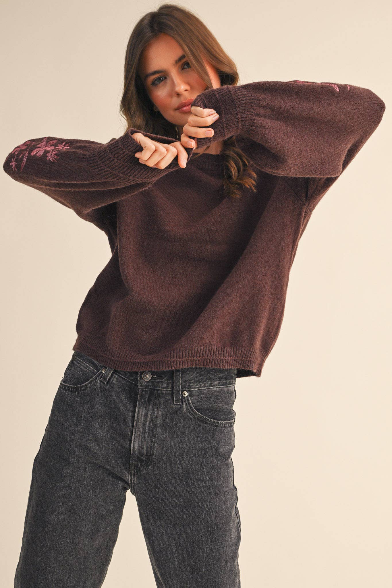 &MERCI - Wholesale Knit Sweater - Women's - PULLOVER SWEATER WITH FLORAL EMBROIDERED SLEEVES MSW1089012