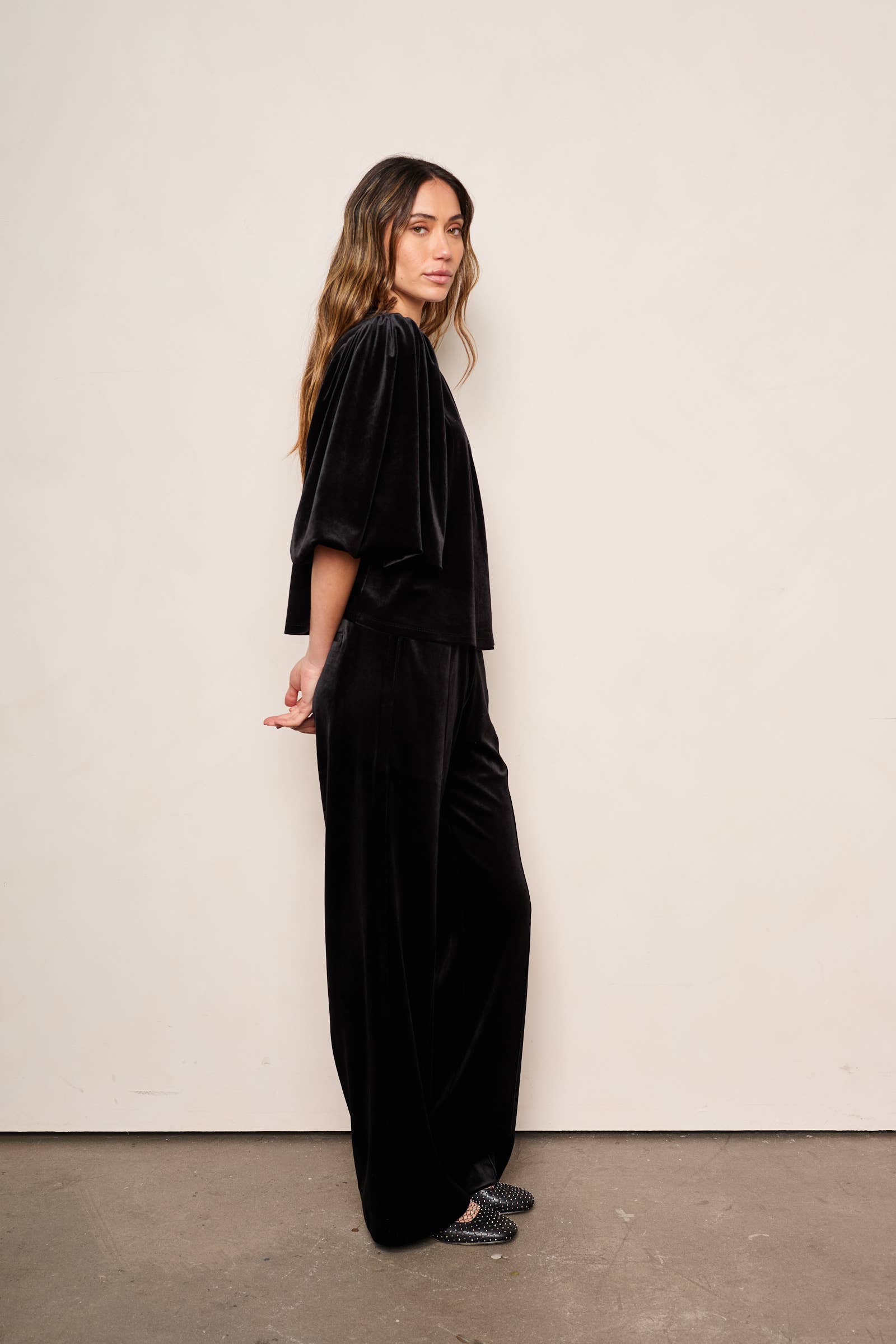 Svart JIN BYXA för wholesale på Faire3