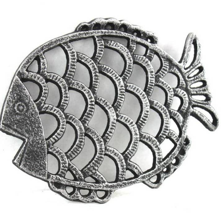 Hampton Nautical - Venta al por mayor Salvamanteles - Salvamanteles para peces grandes de hierro fundido, plata envejecida,2