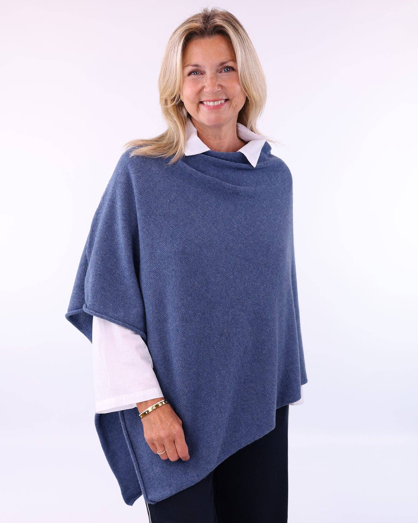 Cadenza Italy Ltd - Wholesale Poncho - Women's - Cashmere Blend Poncho6