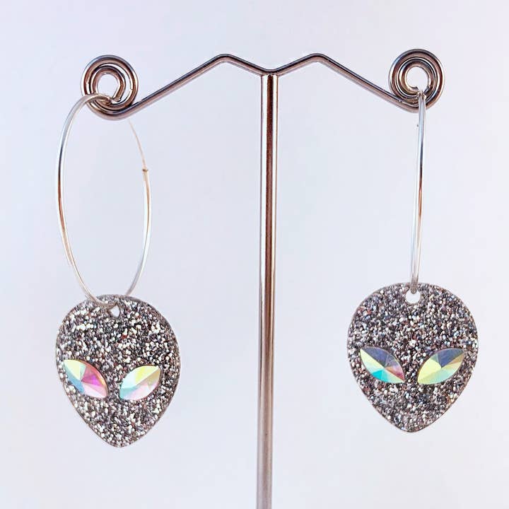 NOW OR NEVER JEWELRY - Wholesale Hangende/ronde oorbellen - Gehypnotiseerde Alien oorbellen