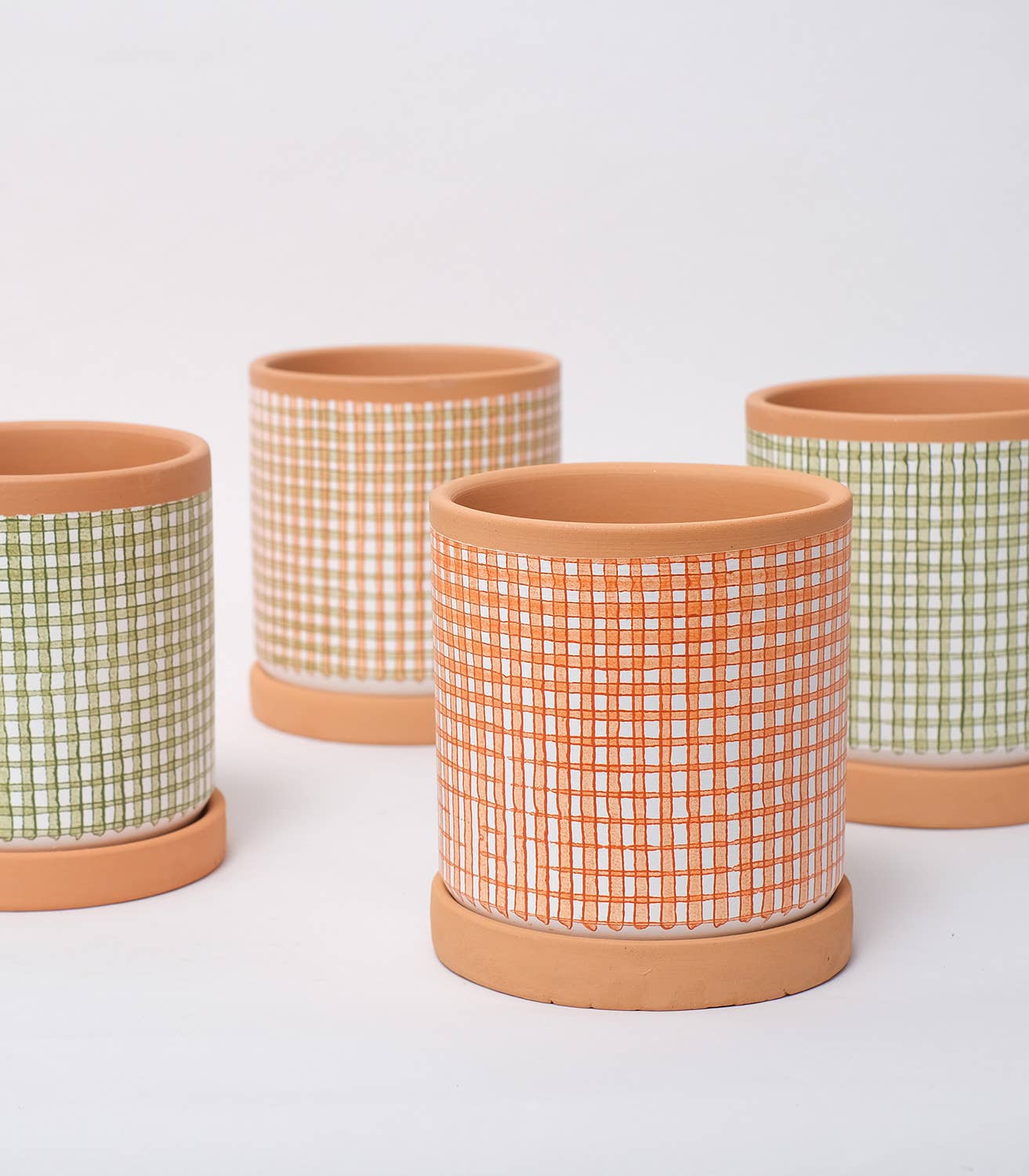 Casa Atlântica - Wholesale Plant Pot - Moss green checkered pot with saucer7