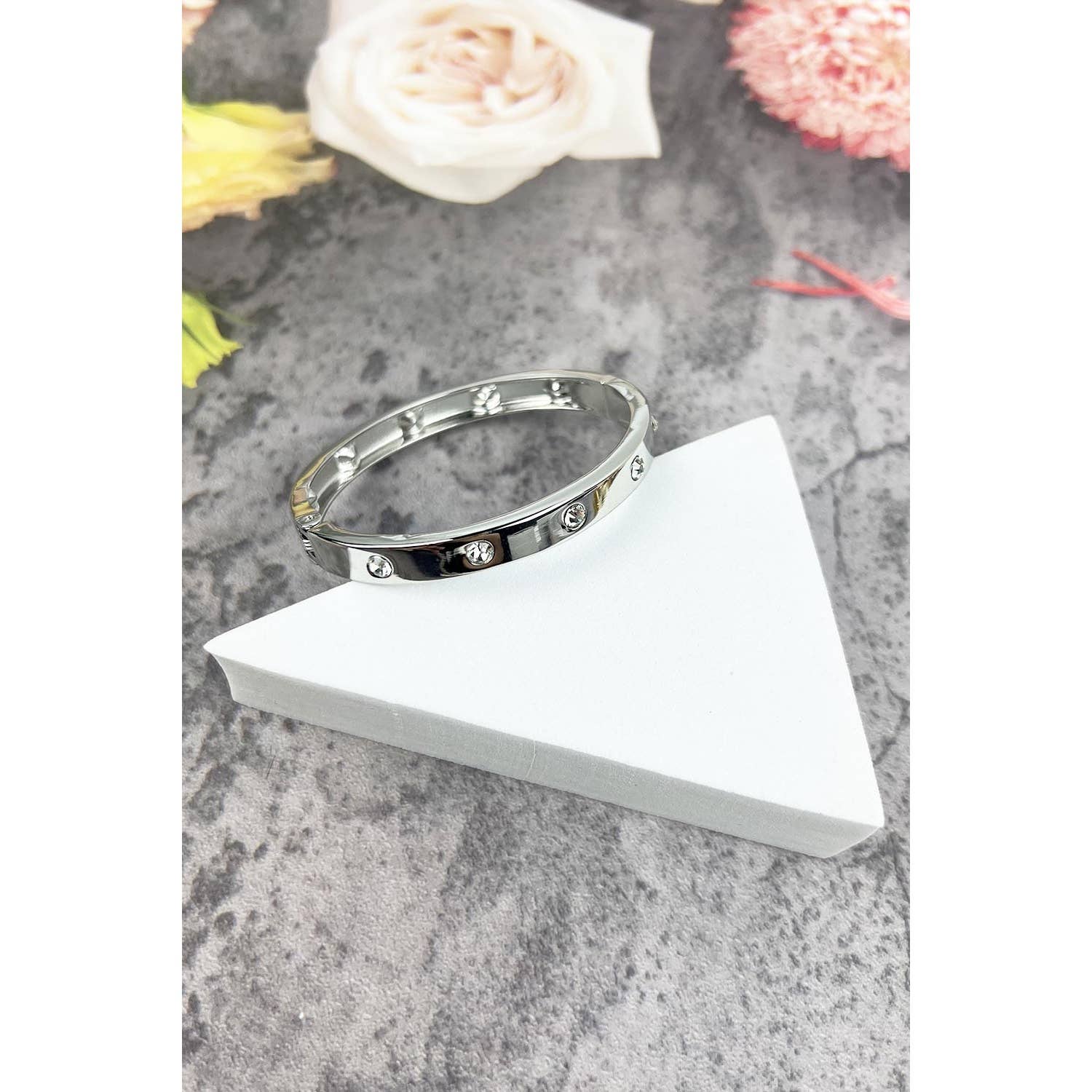 JHP Collection - Wholesale Bangle Bracelet - BANGLE BRACELET WITH RHINESTONES PATTERN0