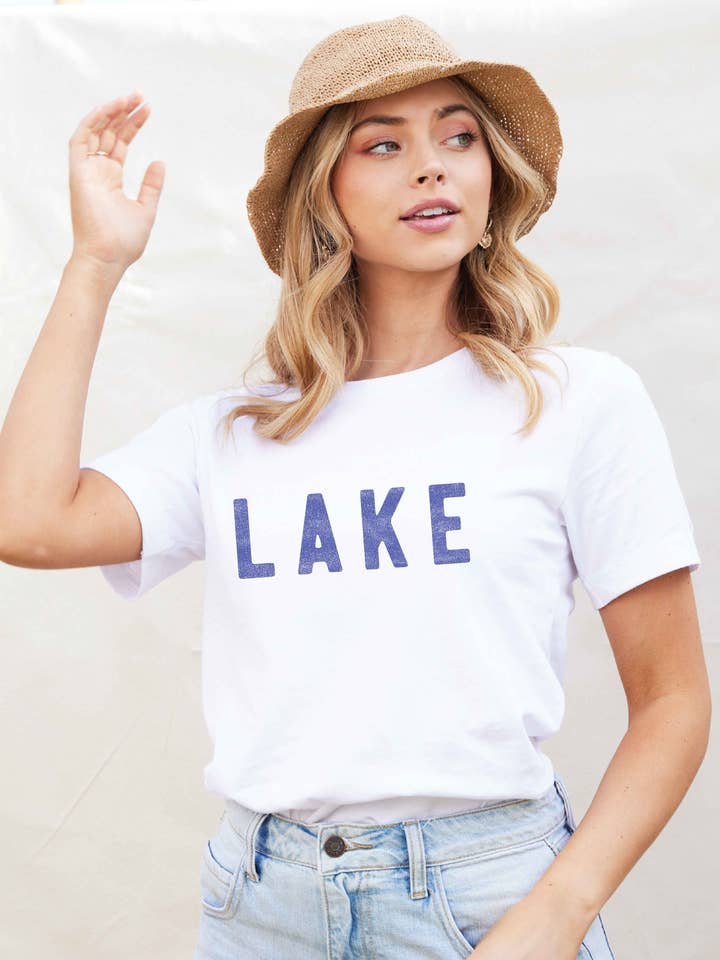 LAKE grafisk T-shirt för wholesale av OAT COLLECTIVE