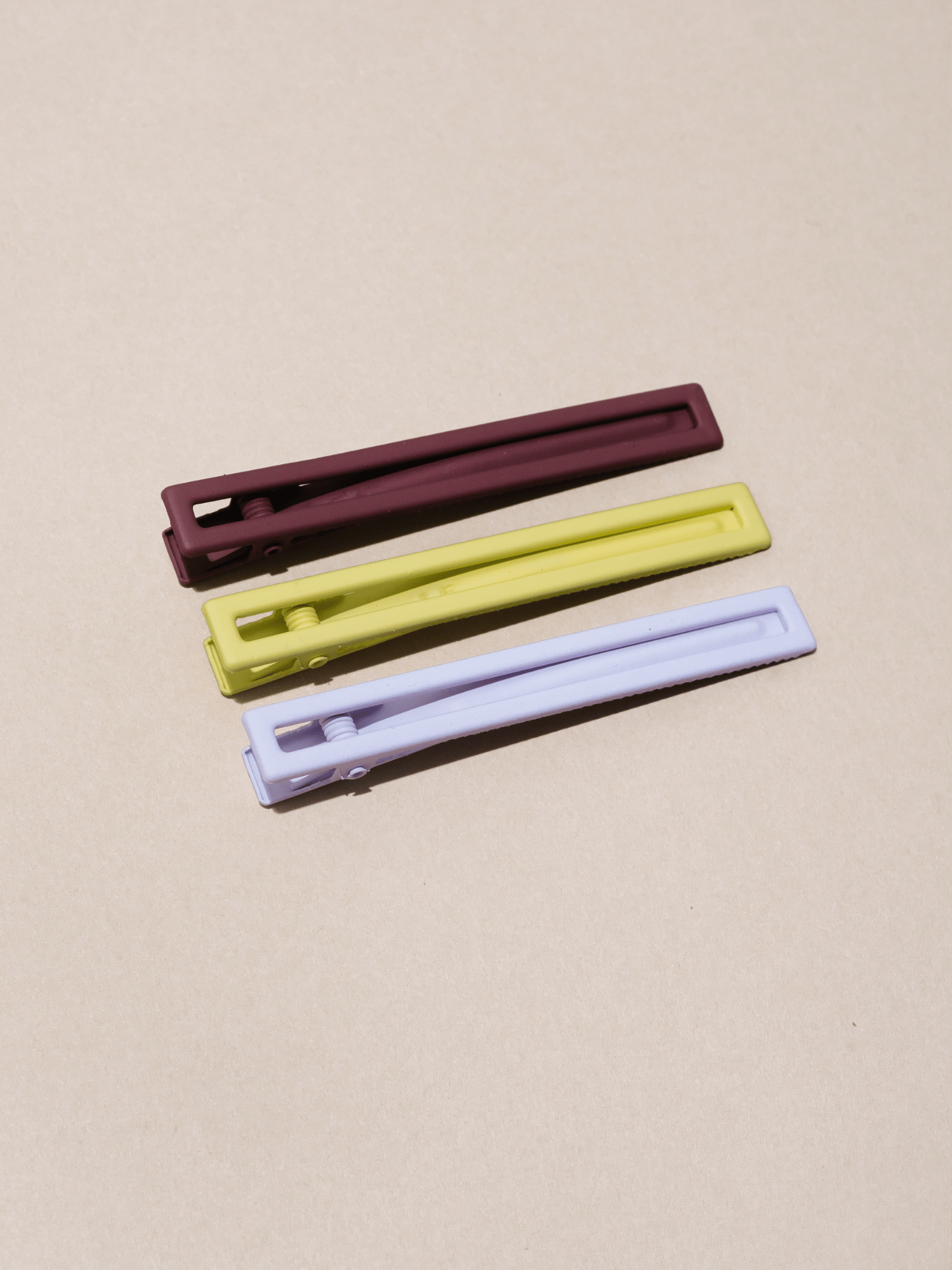 NAT + NOOR - Venta al por mayor Conjunto de accesorios para el pelo - Mujer - Set de 3 clips para cabello estilo aligator Yarrow en colores surtidos0