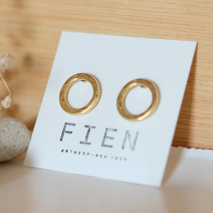 Boucles d'oreilles Flat O pour la vente par Fien NY
