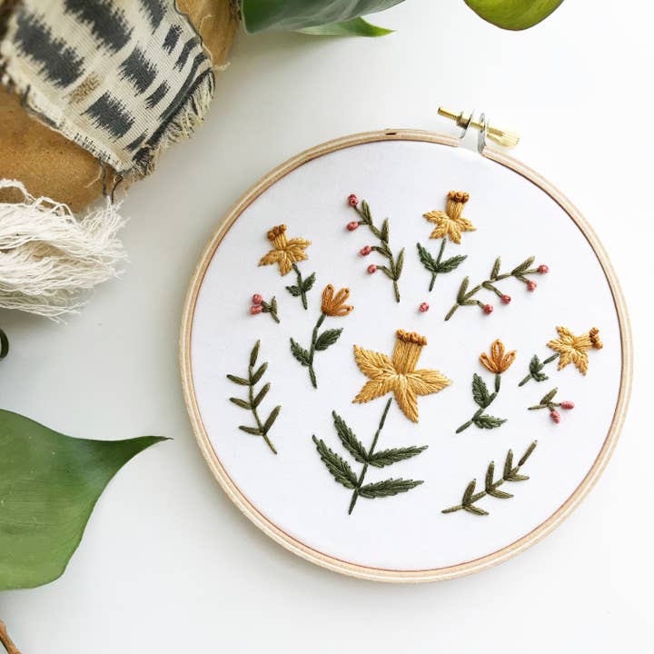 Urbann Nest - Wholesale Embroidery/Cross Stitch Supplies - Daffodil Embroidery Kit