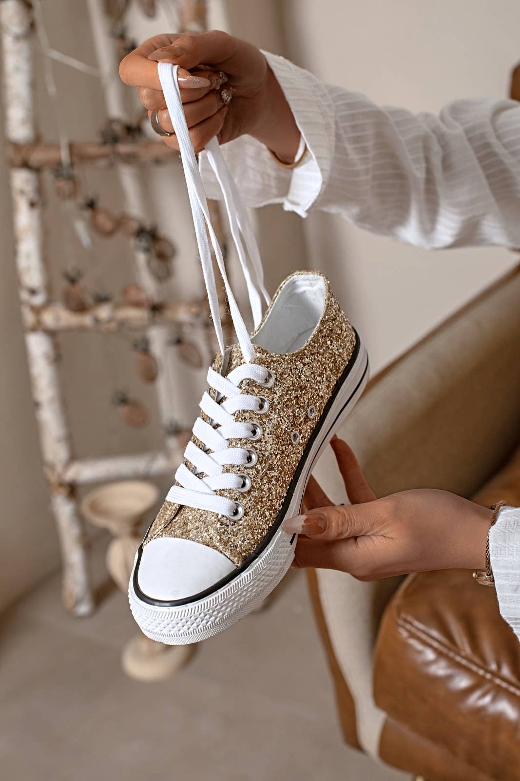 Gold Tênis com glitter - SANDRINE para venda a revendedores na Faire2