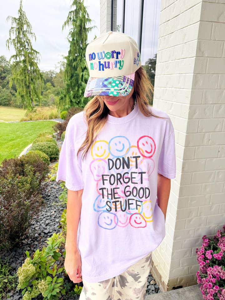 Poppy & Pine – Engroshandel Grafisk t-shirt - Dame – Glem Ikke De Gode Ting T-shirt0