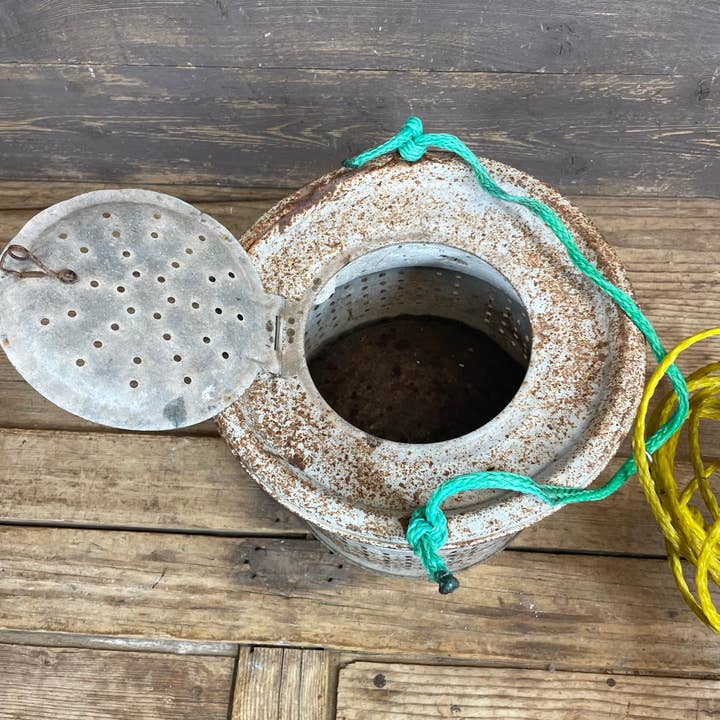 My Amigos Imports – wholesale Bucket/pail – Vintage Metal Bait Bucket-Original-Fishing Pail-Rustic-#51
