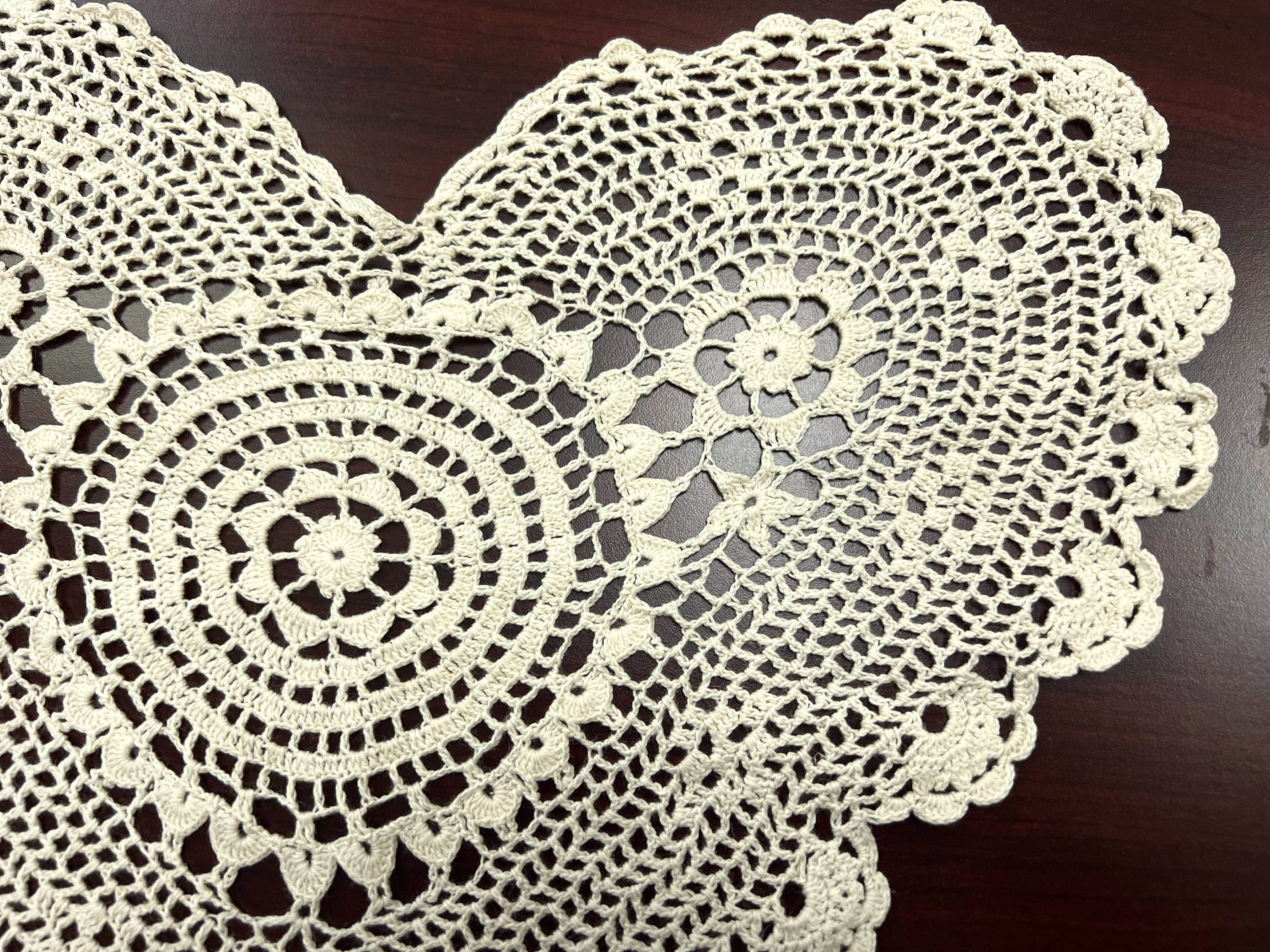 Ecru Annie's Treasures håndhæklede hjerteformede dugservietter for engroshandel på Faire10