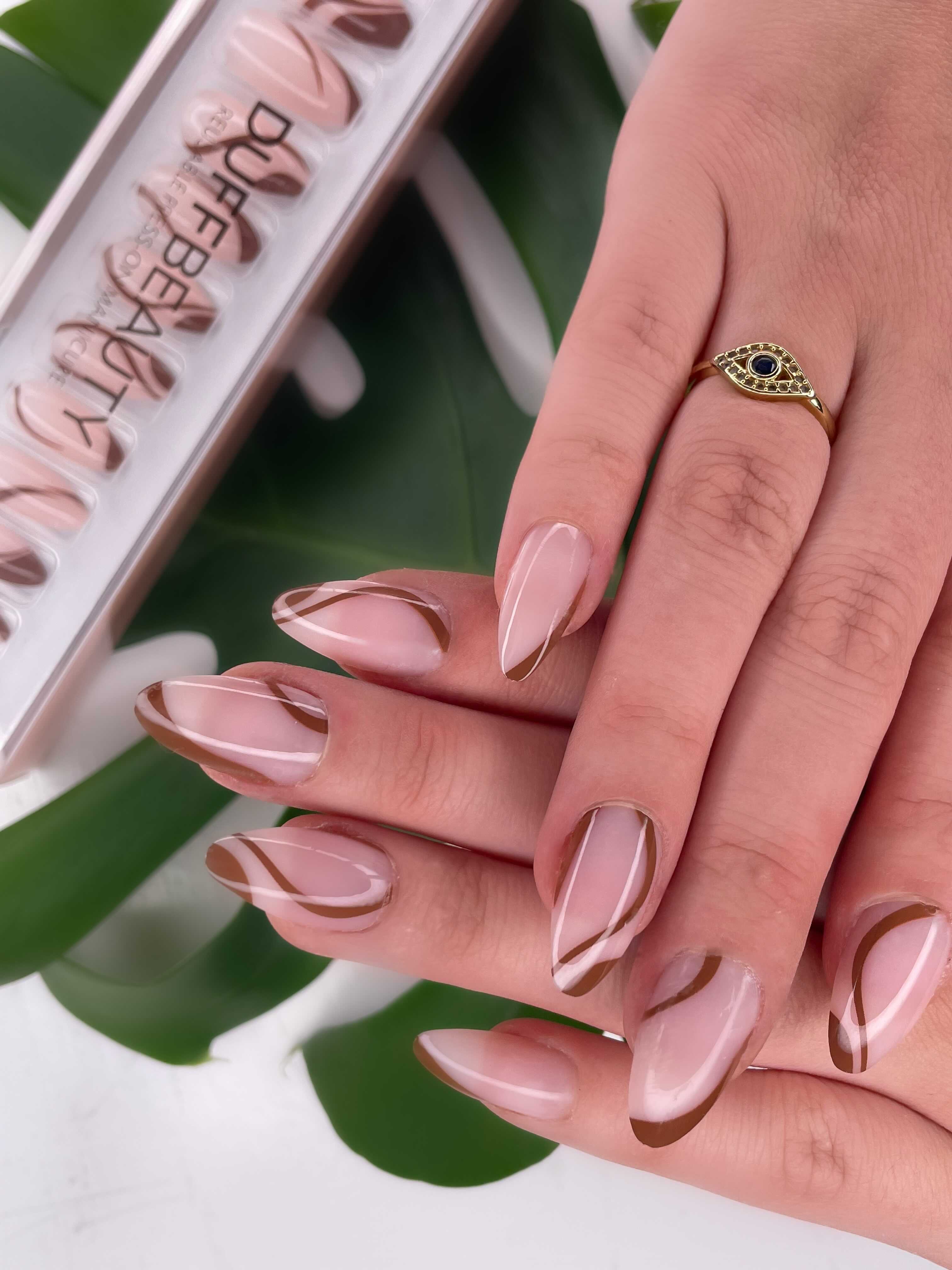 DUFFBEAUTY - Vendita all'ingrosso Unghie a pressione/finte - Cappuccino Swirl - Unghie finte preformate con eleganti vortici marrone mandorla di media lunghezza1