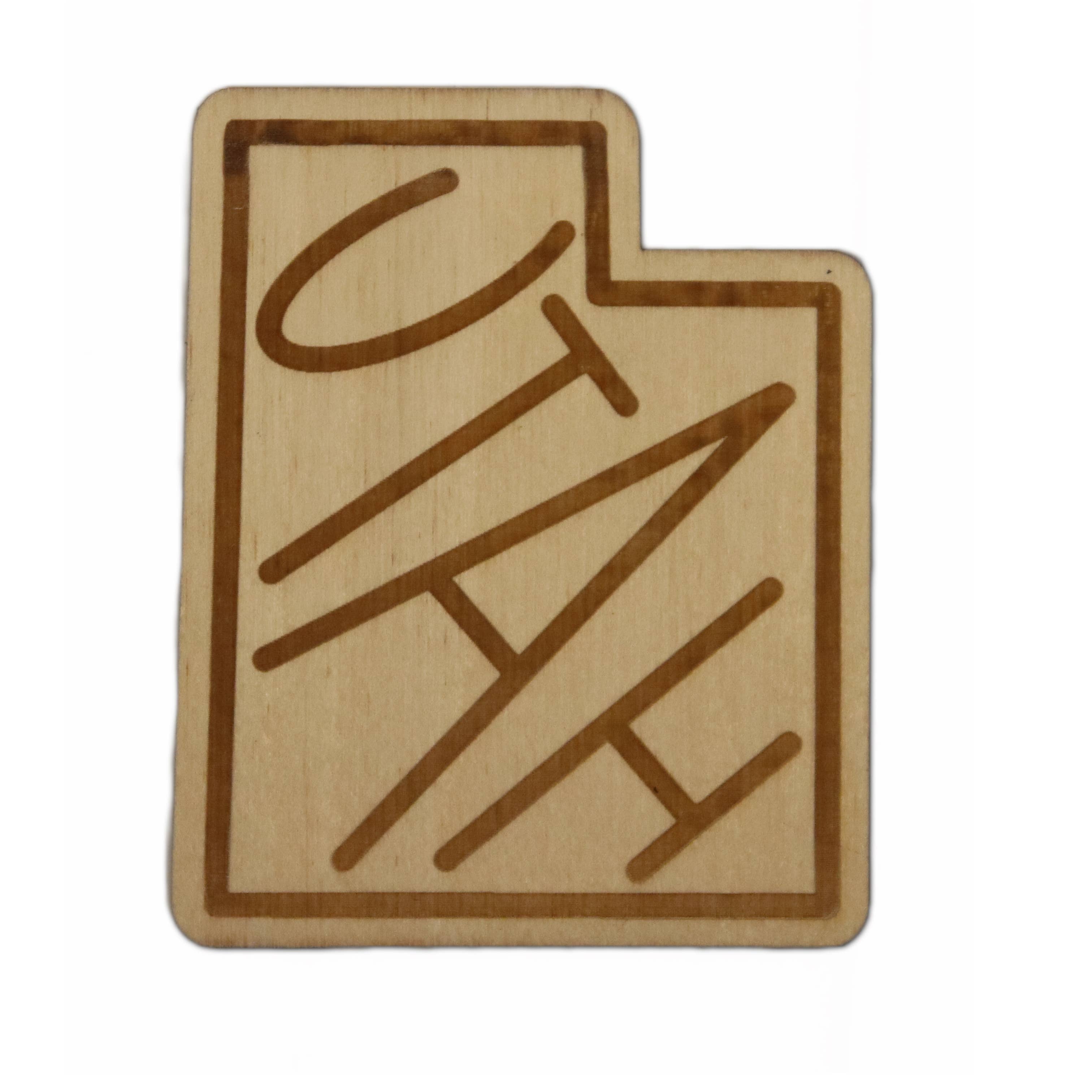 The Trendy Traveler - Vendita all'ingrosso Calamite - Magnete in legno inciso Utah Word Art1