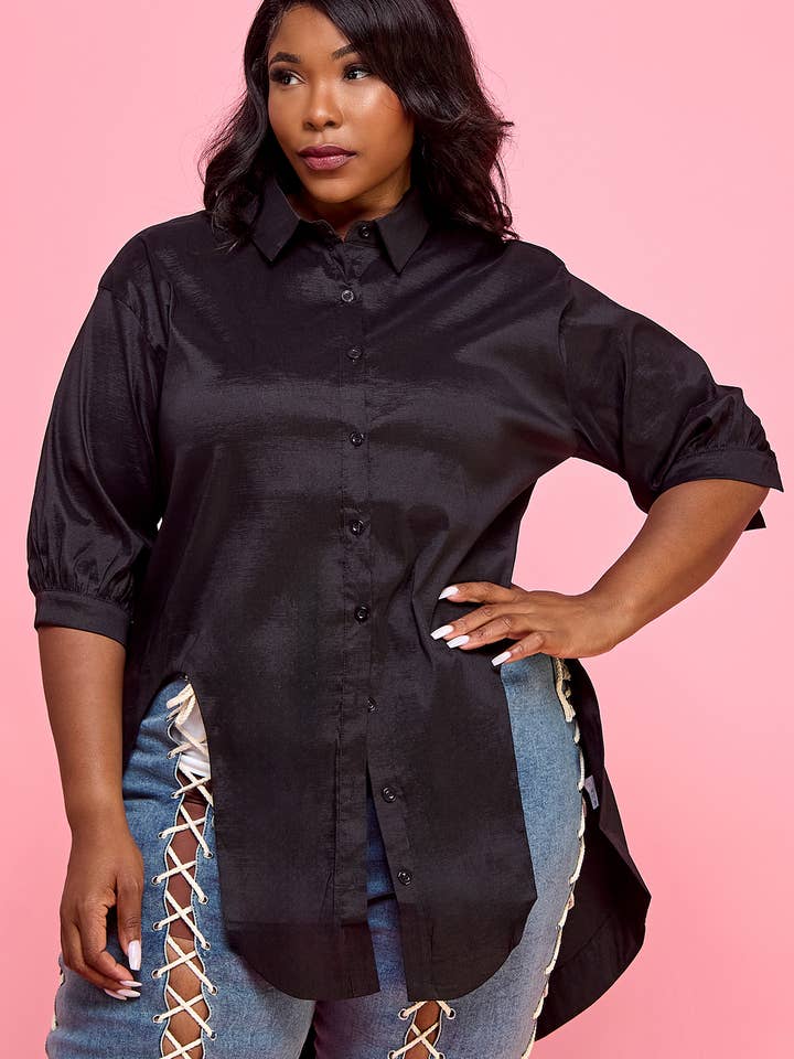 Chemises Plus à manches 3/4 et boutons sur le devant et ourlet fendu pour la vente par Namatt Design