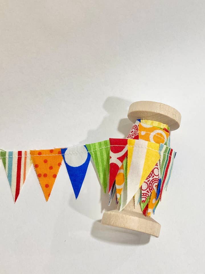 Spool Bunting CIRCUS. party decor, cake banner, gift wrap for wholesale by edeenut