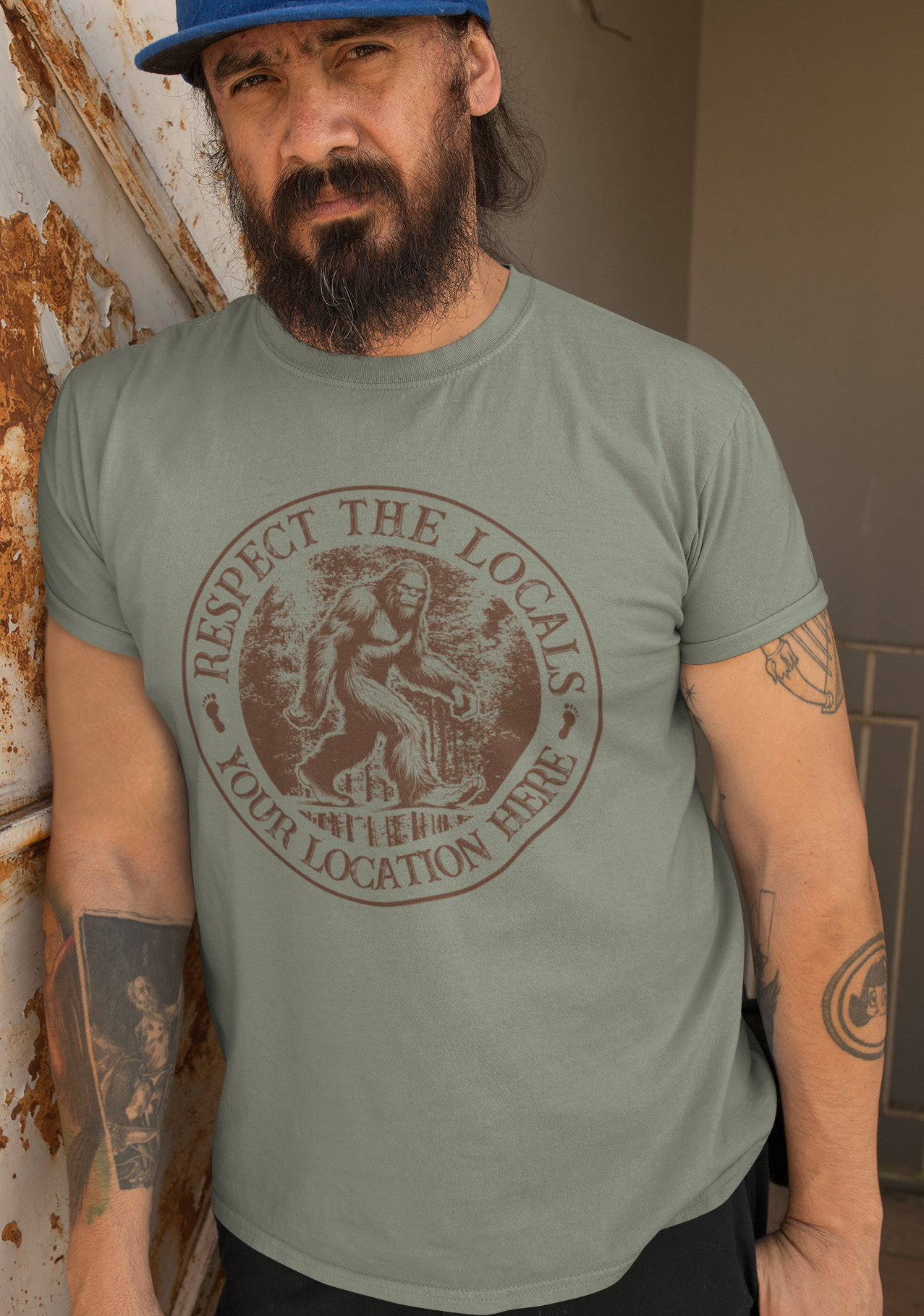 Squatchin’ Country – wholesale Grafisk T-shirt - Unisex – "Respektera lokalbefolkningen" Bigfoot T-shirt eller sweatshirt – Anpassad5