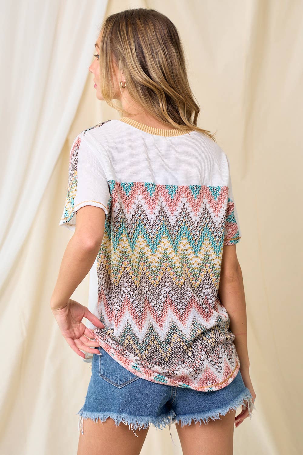 lovely melody - Wholesale T-Shirt - Women's - LMT3883-Lucianas aztect print top2