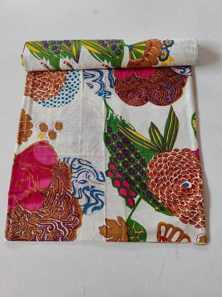 Indisk blomsterprint Stof dametøj kjoler Stof for engroshandel hos bhavnas boutique