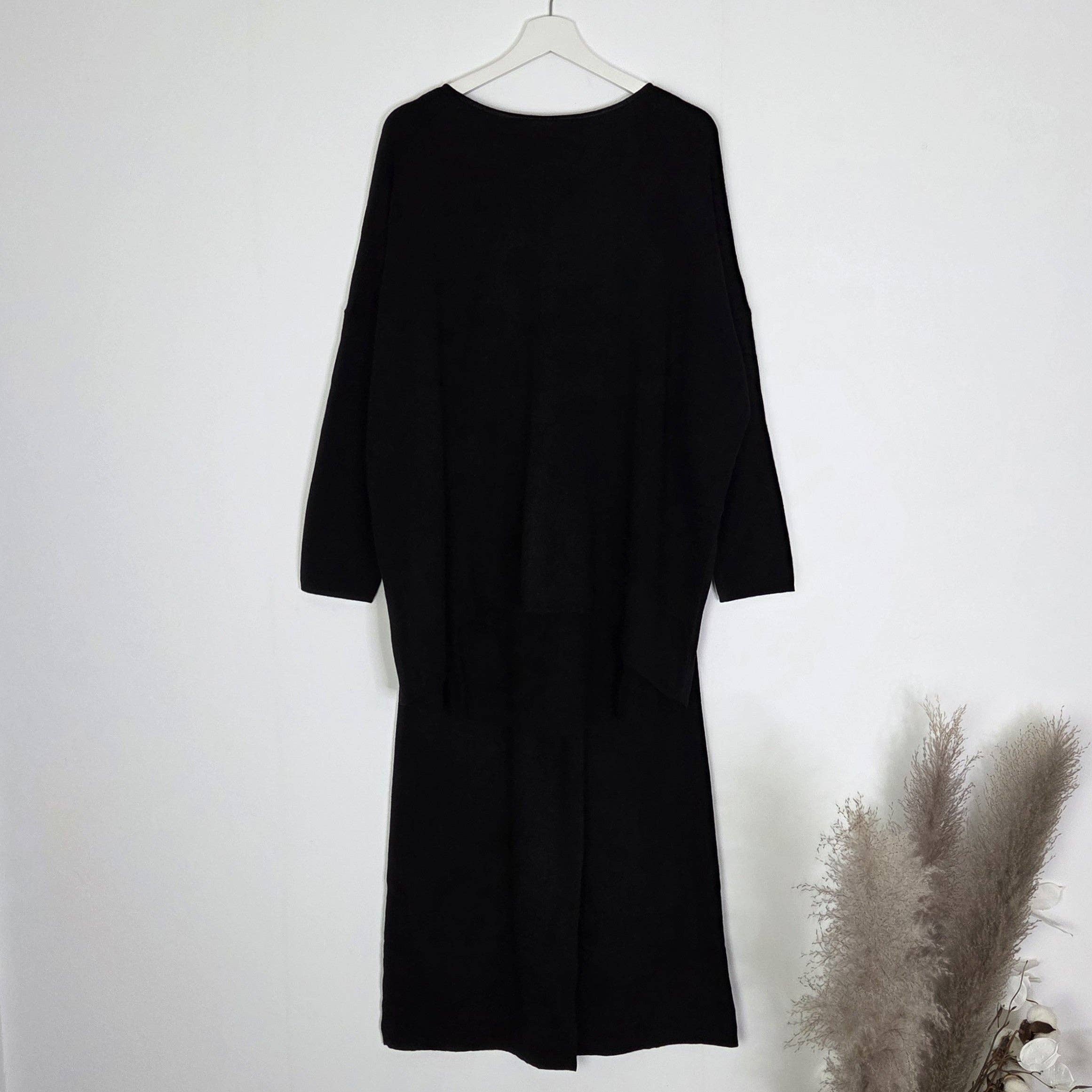 Tempest Designs – wholesale Top & pants set (NOT Loungewear) – Women's – Classic plain knitted Co-Ord with hi-lo top and trousers with pockets (M-L)2